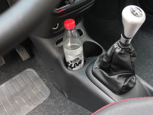 2012款运动版 1.2L 时尚型 空间座椅