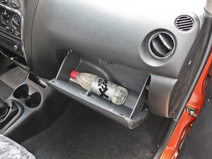 2012款运动版 1.2L 时尚型 空间座椅