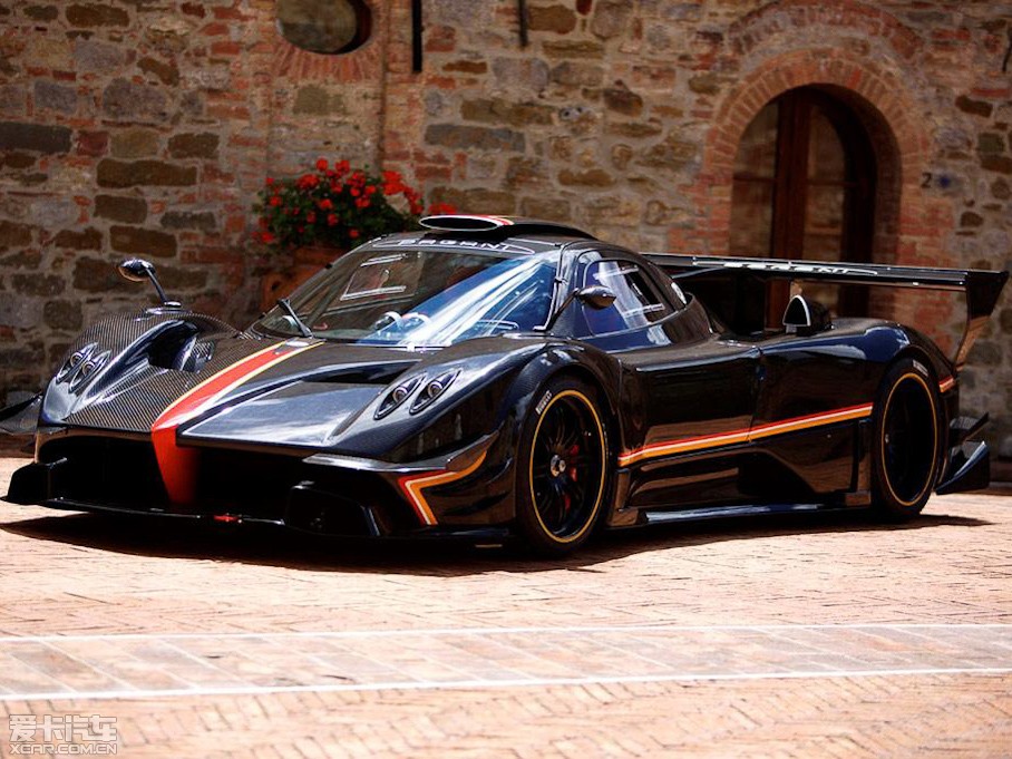 2013��Zonda Revolucion
