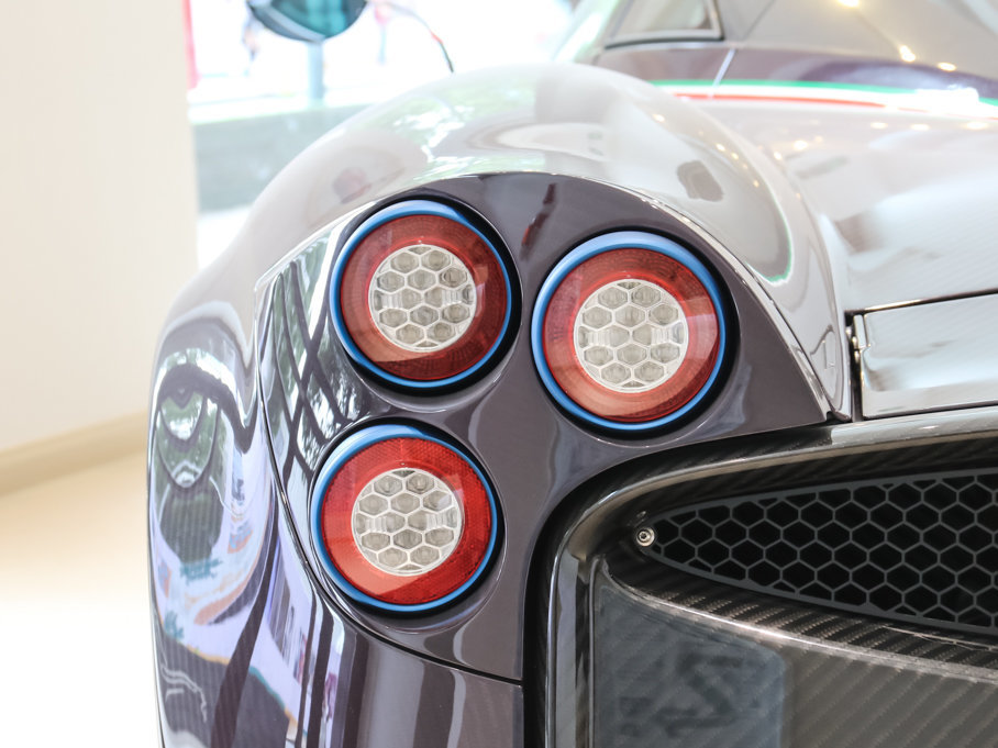 2016Huayra Dinastia ؄e