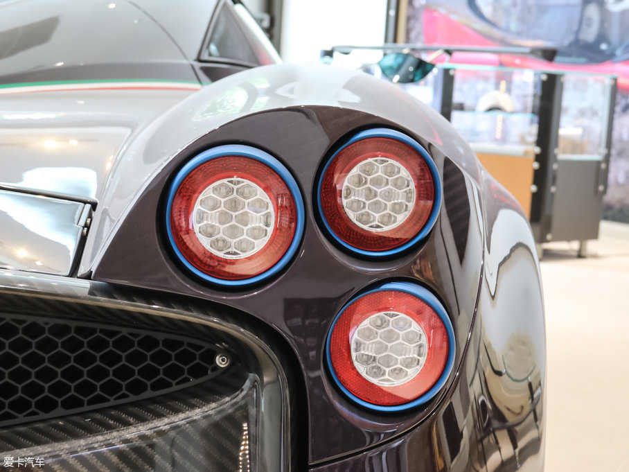 2016Huayra Dinastia ؄e