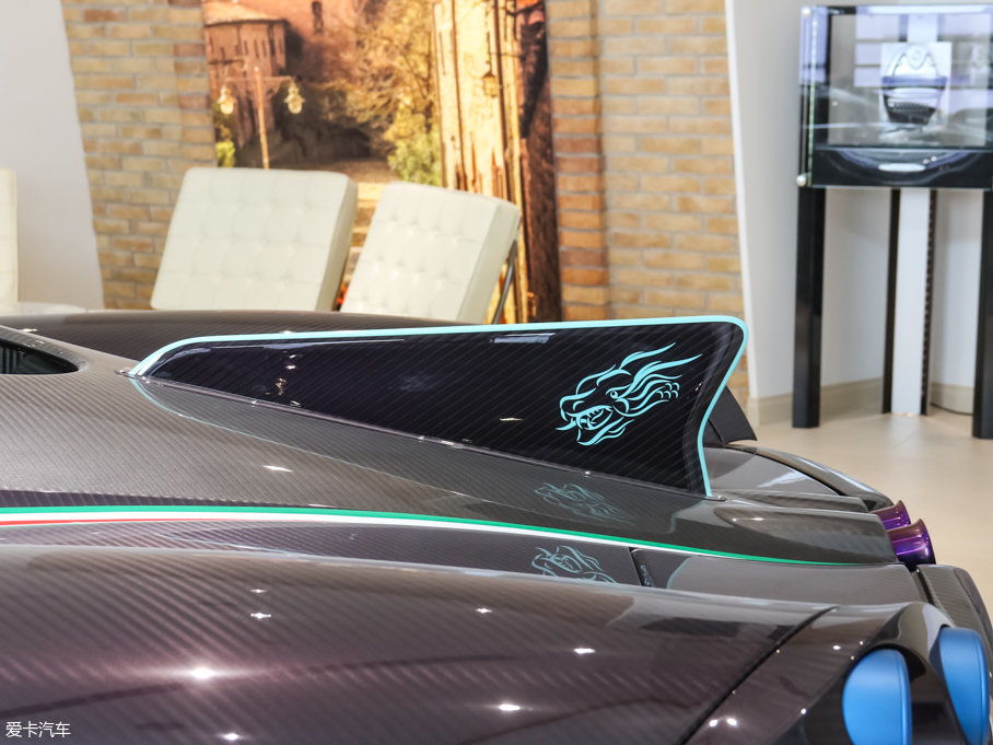 2016Huayra Dinastia ؄e