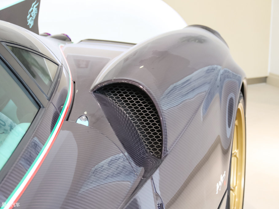 2016Huayra Dinastia ؄e