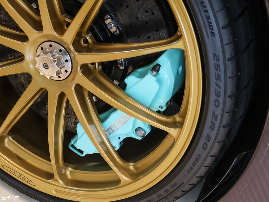 2016Huayra Dinastia ؄e