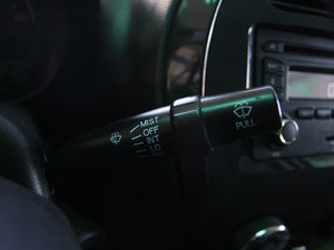 2011款1.3L 手动豪华版 中控区