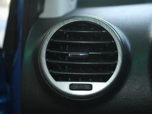 2011款1.3L 手动豪华版 中控区