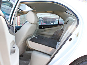 2012款1.8L 手动豪华版 后排座椅放倒