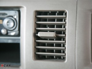 2009款1.0L 舒适版 空调出风口
