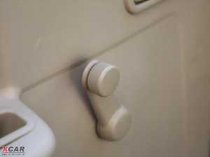 2009款1.0L 标准版 空间座椅