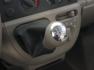 2010款1.0L 标准Ⅰ版 换挡杆