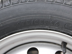 2012款1.2L 加长舒适版 轮胎尺寸