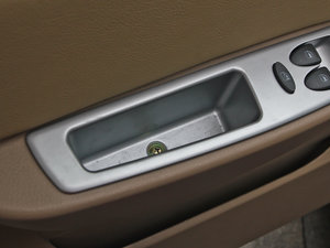 2013款1.5L 手动舒适版 空间座椅
