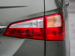 2015款1.5L 手动豪华型 尾灯
