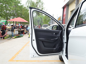2017款1.5L 手动基本型 驾驶位车门
