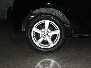 2009款1.3L 自动豪华版 轮圈