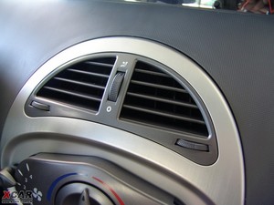 2009款1.3L 手动豪华版 空调出风口