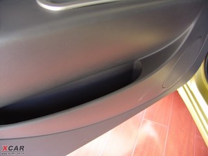 2009款1.3L 手动豪华版 前门储物空间