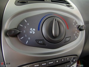2009款1.3L 手动舒适版 中控区
