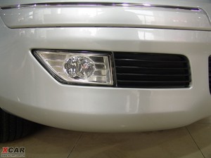 2010款2.0TCI 手动尊贵版 前雾灯