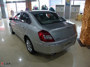 2010款2.0TCI 手动尊贵版 左后45度