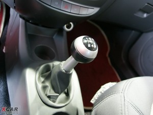 2010款1.3L 手动豪华版 换挡杆