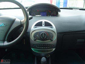 2010款1.3L 手动精英版 中控台