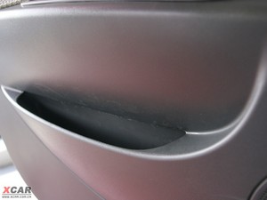 2010款1.3L 手动豪华版 前门储物空间