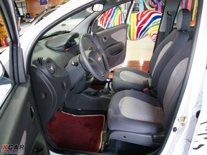 2010款1.3L 手动豪华版 前排空间