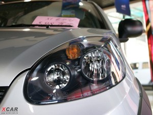 2010款1.3L 手动豪华版 大灯