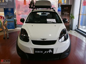 2010款1.3L 手动豪华版 正前