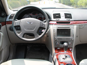 2011款2.0T 自动豪华版 中控区