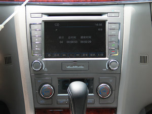 2011款2.0T 自动豪华版 中控区