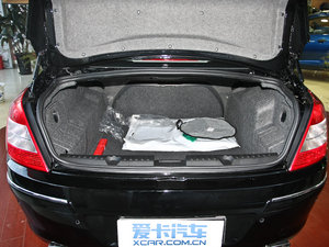 2011款2.0TCI 自动豪华版 行李厢空间