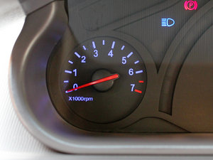 2011款1.0L 手动豪华版 中控区