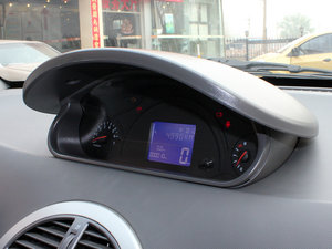 2011款1.0L 手动豪华版 中控区