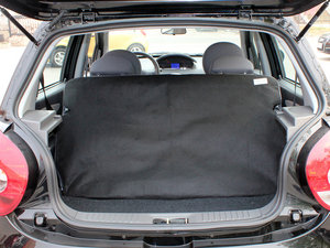 2011款1.0L 手动豪华版 空间座椅