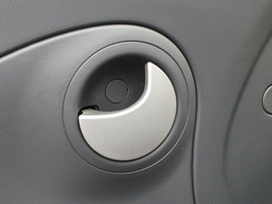 2011款1.0L 手动豪华版 空间座椅