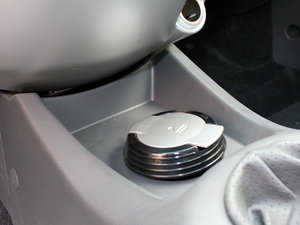 2011款1.0L 手动豪华版 空间座椅