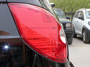 2011款1.0L 手动豪华版 细节外观