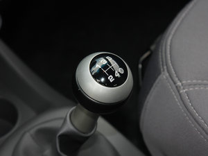 2012款1.5L 手动豪华版 中控区
