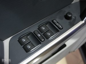 2010款2.0T 手动舒适版 主驾车窗控制区	