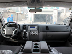 2011款2.0T 手动豪华版 内饰全景