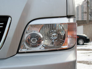 2011款2.0T 手动豪华版 大灯
