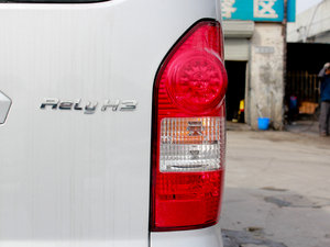 2011款2.0T 手动豪华版 尾灯