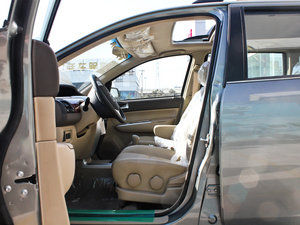 2012款1.8L 手动豪华版 前排空间