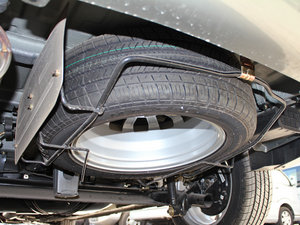 2012款1.8L 手动豪华版 备胎