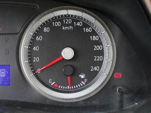 2010款2.4L 自动行政版 中控区