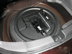 2010款1.8 CVT尊贵版 备胎