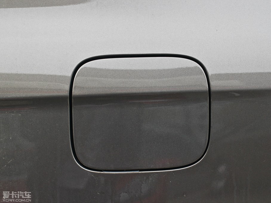 2011EC8 2.0L ԄBMBS