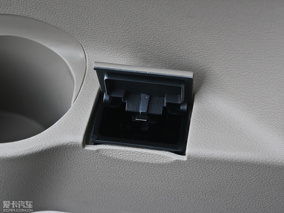 2011EC8 2.0L ԄBMBS